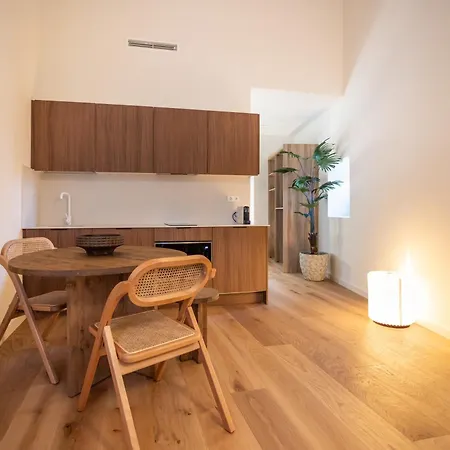 Azcarraga Apartment *