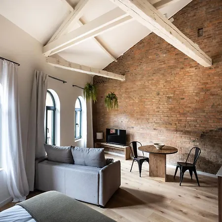 Azcarraga Apartment