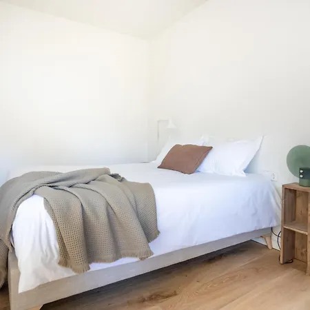 Azcarraga Apartment