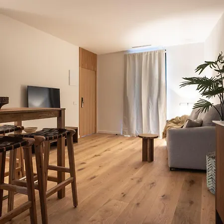Azcarraga Apartment *