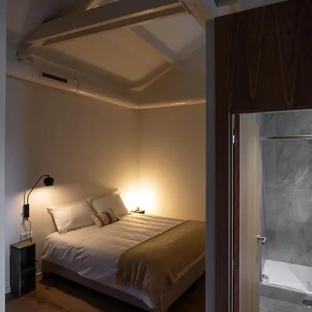 Azcarraga Apartment
