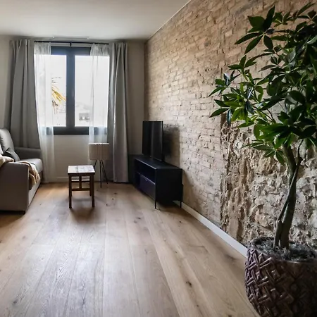 Azcarraga Apartment
