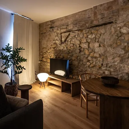 Azcarraga Apartment